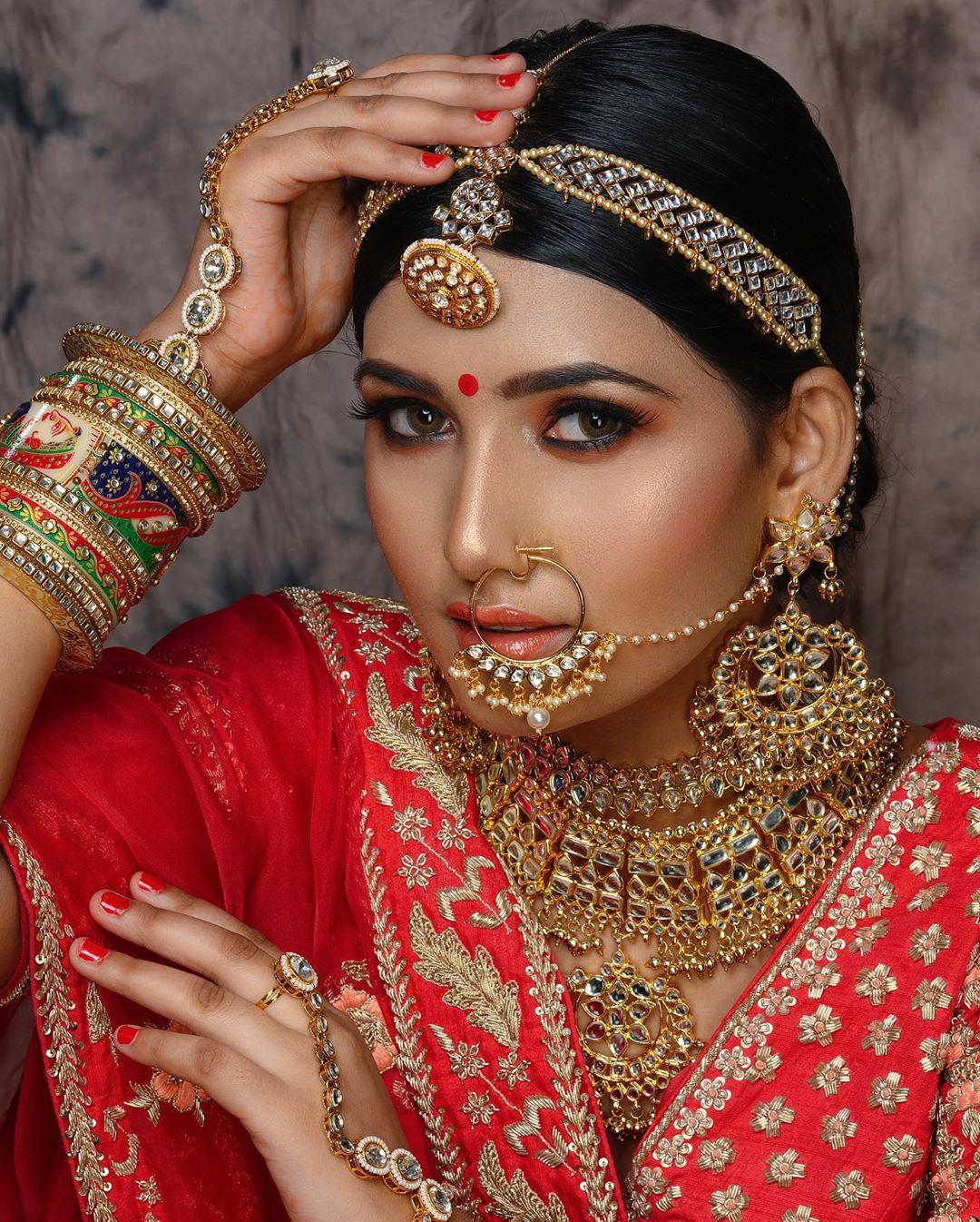 Gemstone Jewellery to Match with your Lehenga