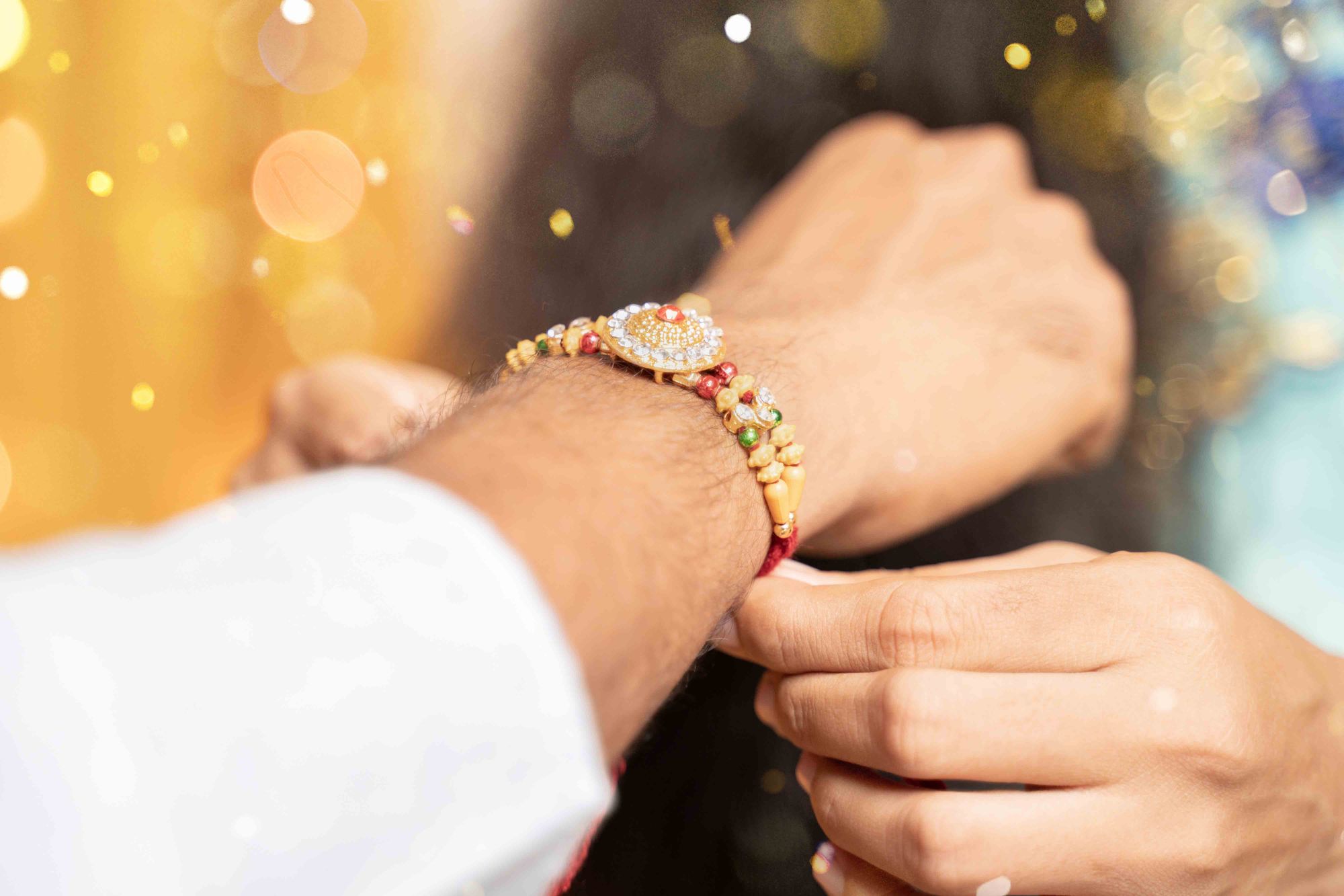 rakhi gifts under INR 5000