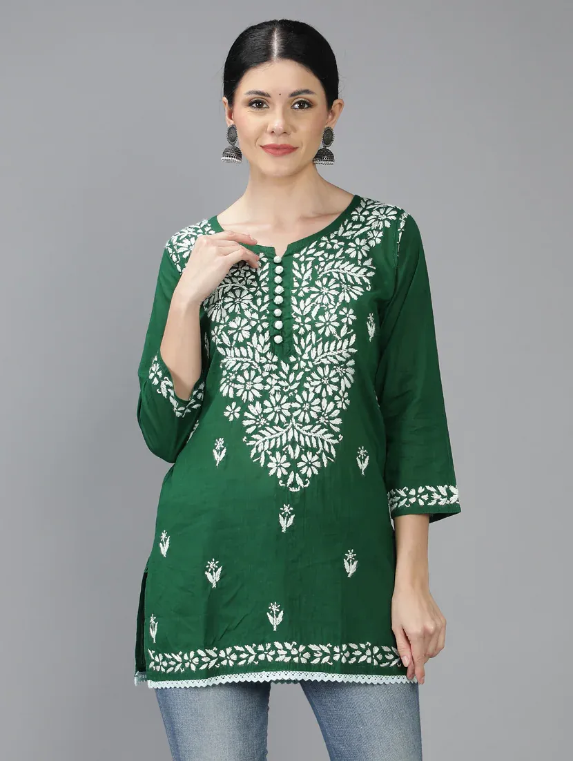 short #kurtis #for #jeans #pakistani Blusas | Cotton short tops, Cotton  tops designs, Cotton kurti designs